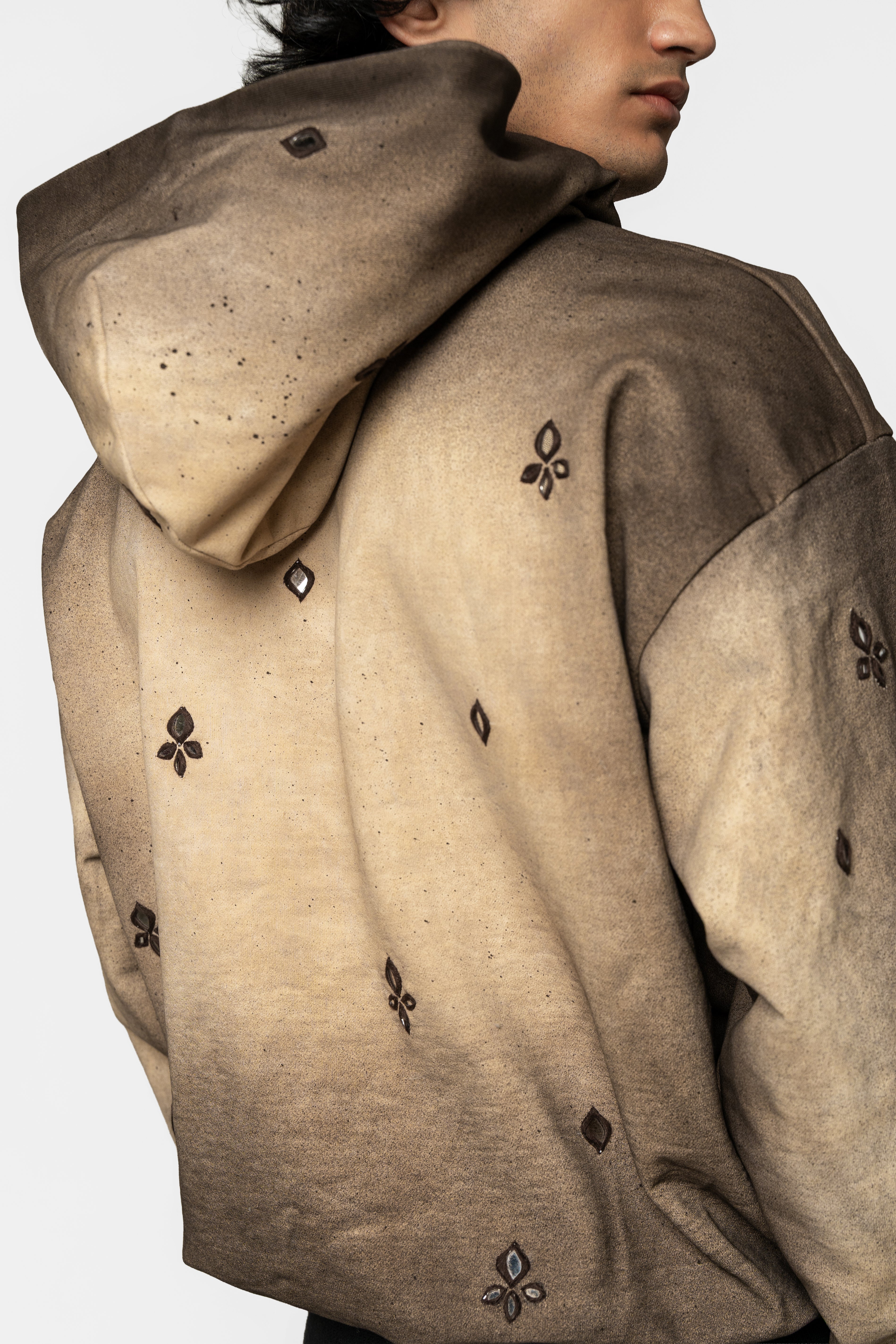 Luxury Streetwear in India: High-End Fashion Meets Urban Style