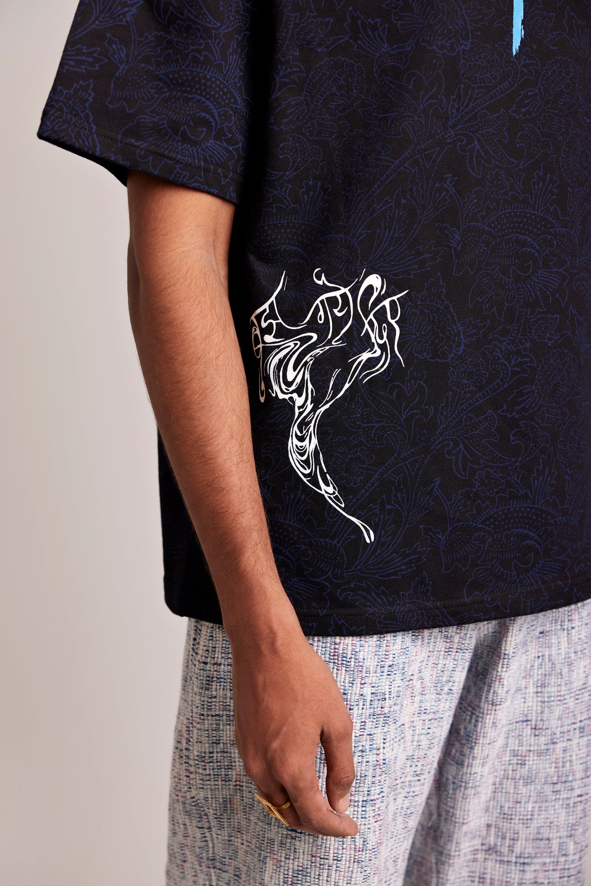 Raat Akeli Hai - Tshirt (Black)