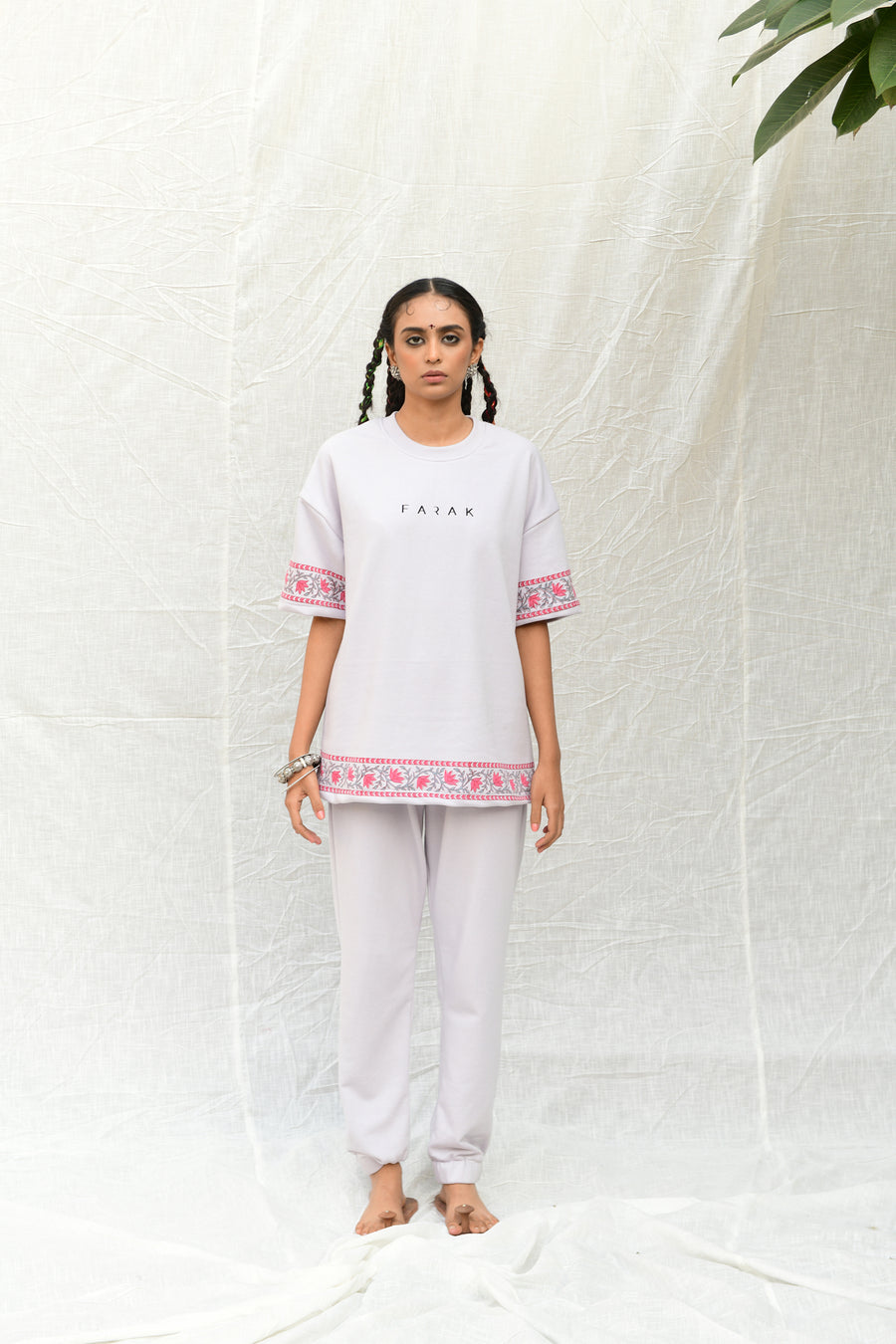 Hues of Palace - Tshirt