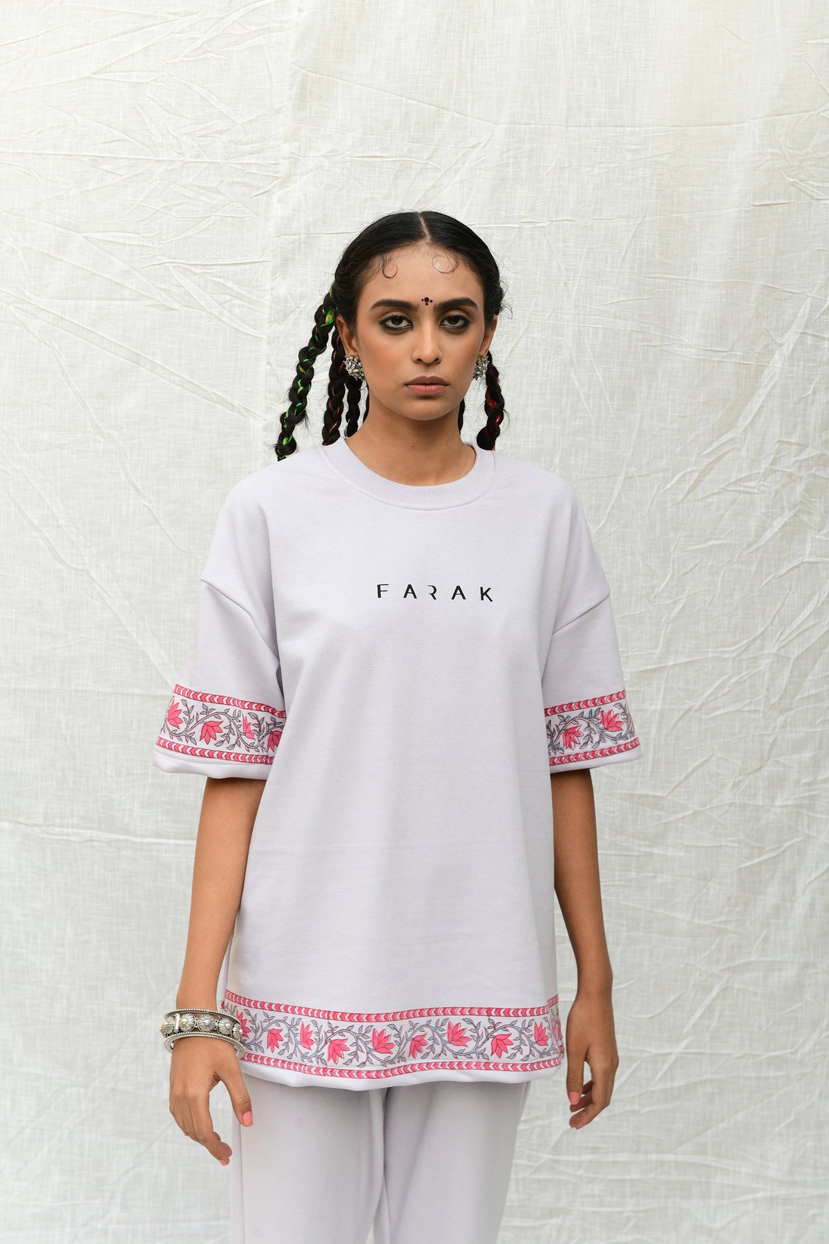 Hues of Palace - Tshirt